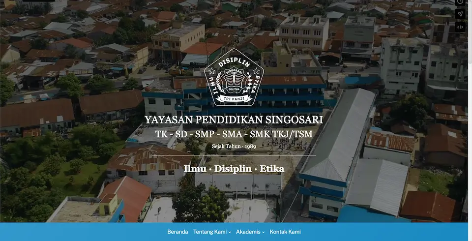 Yayasan Pendidikan Singosari homepage with an aerial photo of the school and its crest